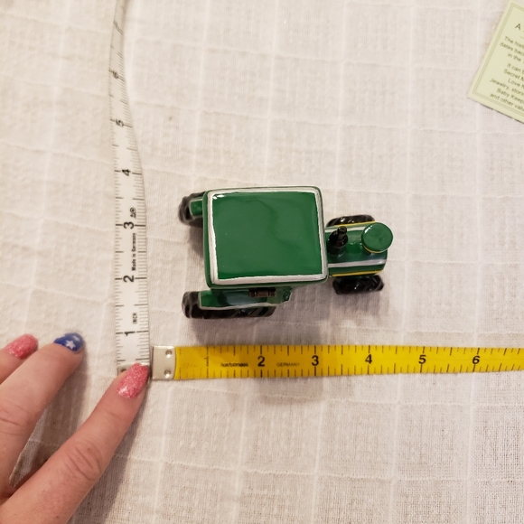 NIB DIRECT CONNECTION tractor shaped mini box - Picture 3 of 4